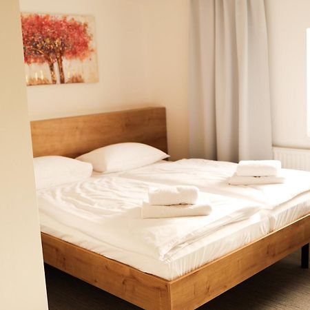 Golden Golem Hotel & Spa Praga Esterno foto