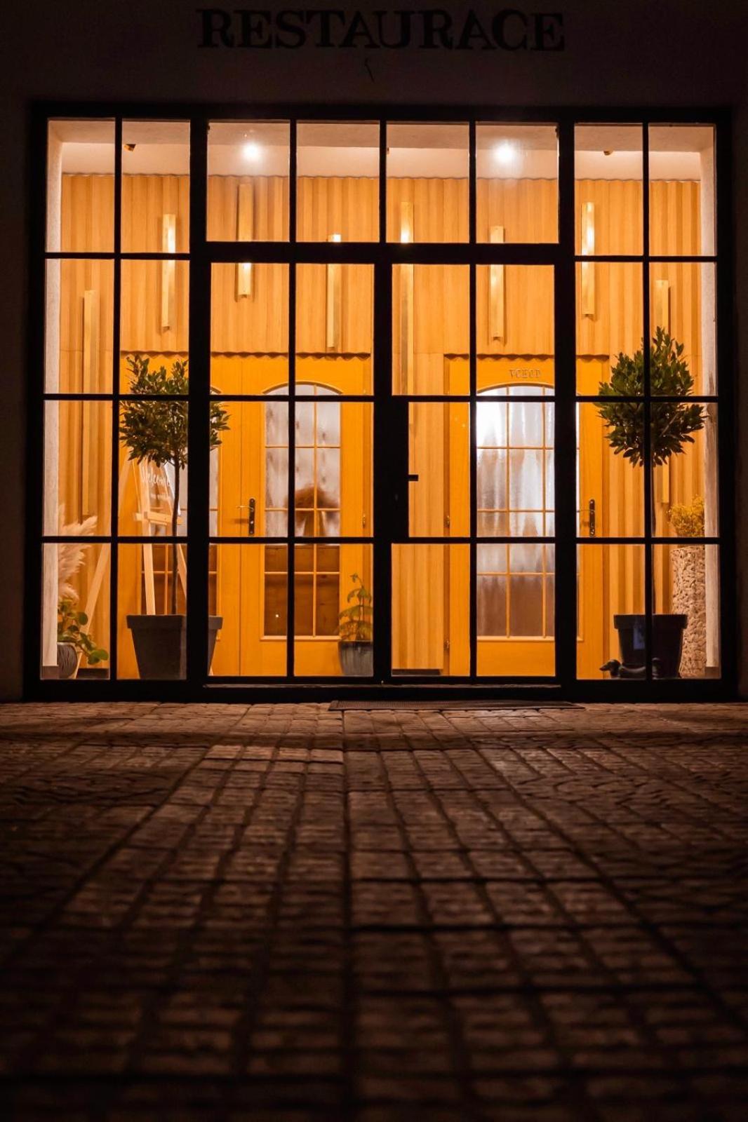 Golden Golem Hotel & Spa Praga Esterno foto