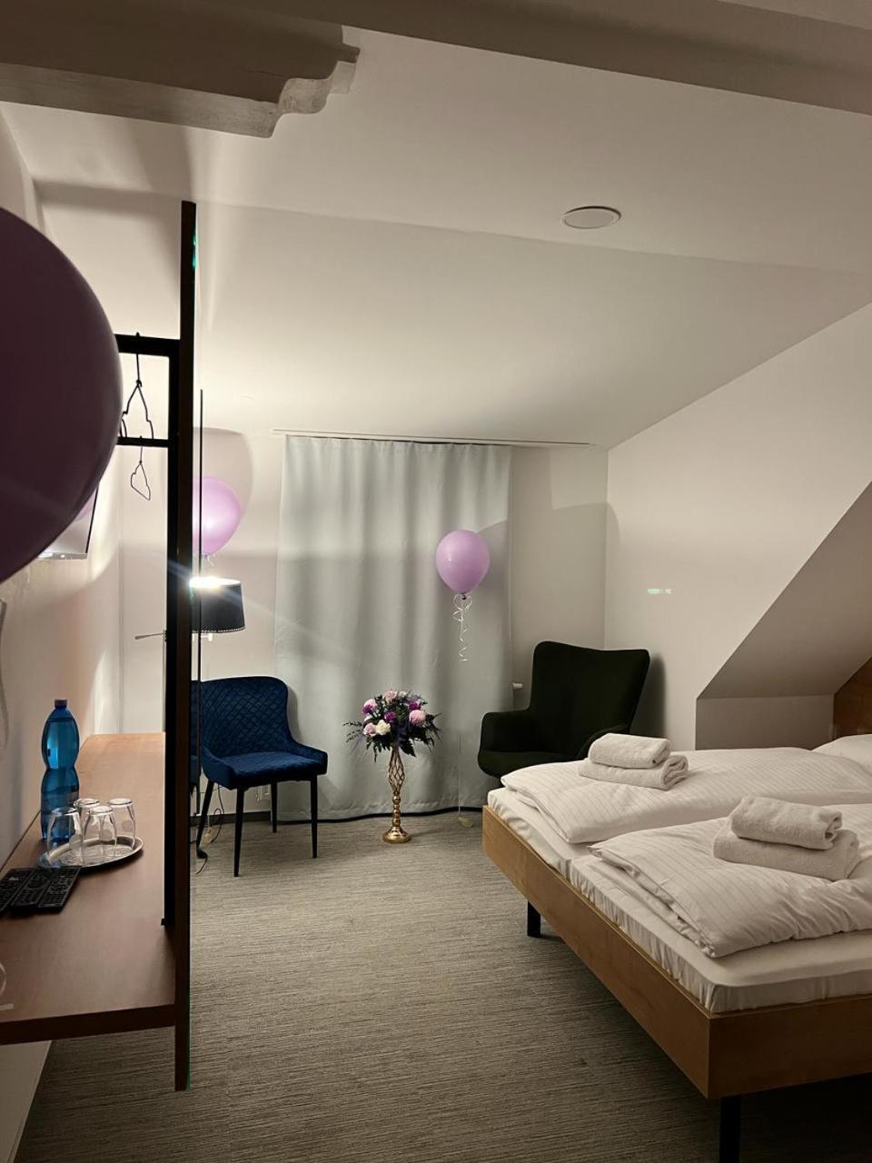 Golden Golem Hotel & Spa Praga Esterno foto